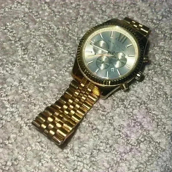 Michael Kors Gold-Tone Bradshaw Watch - Picture 5 of 9